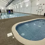 Lees Plaice - Part Of The The Bay Village With Pool, Gym And Direct Access, Pub, Restaurant, Tennis And Meadows Walks *