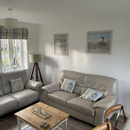 Lees Plaice - Part Of The The Bay Village With Pool, Gym And Direct Access, Pub, Restaurant, Tennis And Meadows Walks Vakantiehuis Filey
