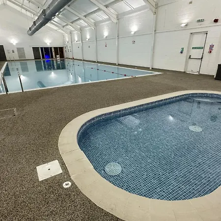 Lees Plaice - Part Of The The Bay Village With Pool, Gym And Direct Access, Pub, Restaurant, Tennis And Meadows Walks *