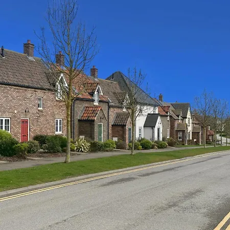 Lees Plaice - Part Of The The Bay Village With Pool, Gym And Direct Access, Pub, Restaurant, Tennis And Meadows Walks *
