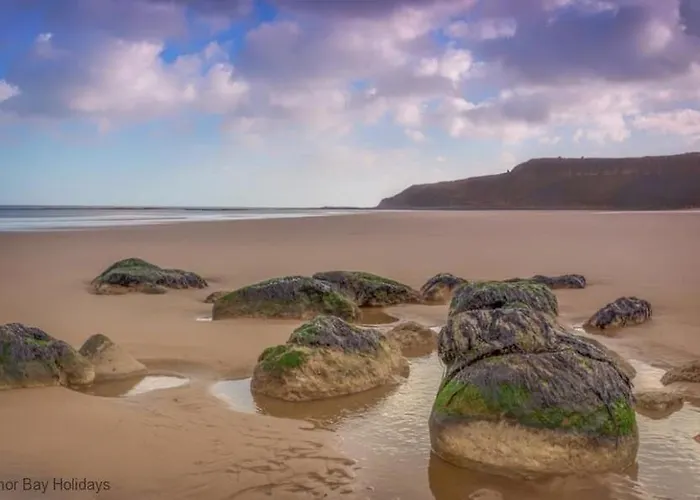 Lees Plaice - Part Of The The Bay Village With Pool, Gym And Direct Access, Pub, Restaurant, Tennis And Meadows Walks * Filey