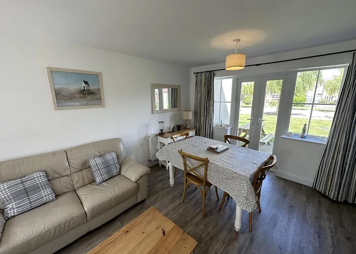 Lees Plaice - Part Of The The Bay Village With Pool, Gym And Direct Access, Pub, Restaurant, Tennis And Meadows Walks * Filey